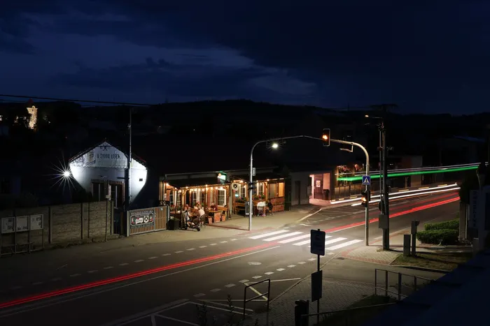 Světla, která zvou dál · Po setmění U Dvou lišek